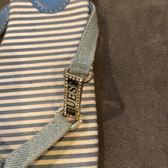 Guess - Picture 2 of 4